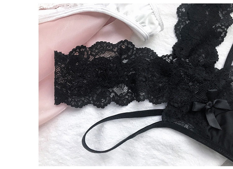Women Fashion Lace Panties Low-Waist Temptation Lingerie Femal Cross Strap G String Thong Hollow Out Underwear Knickers