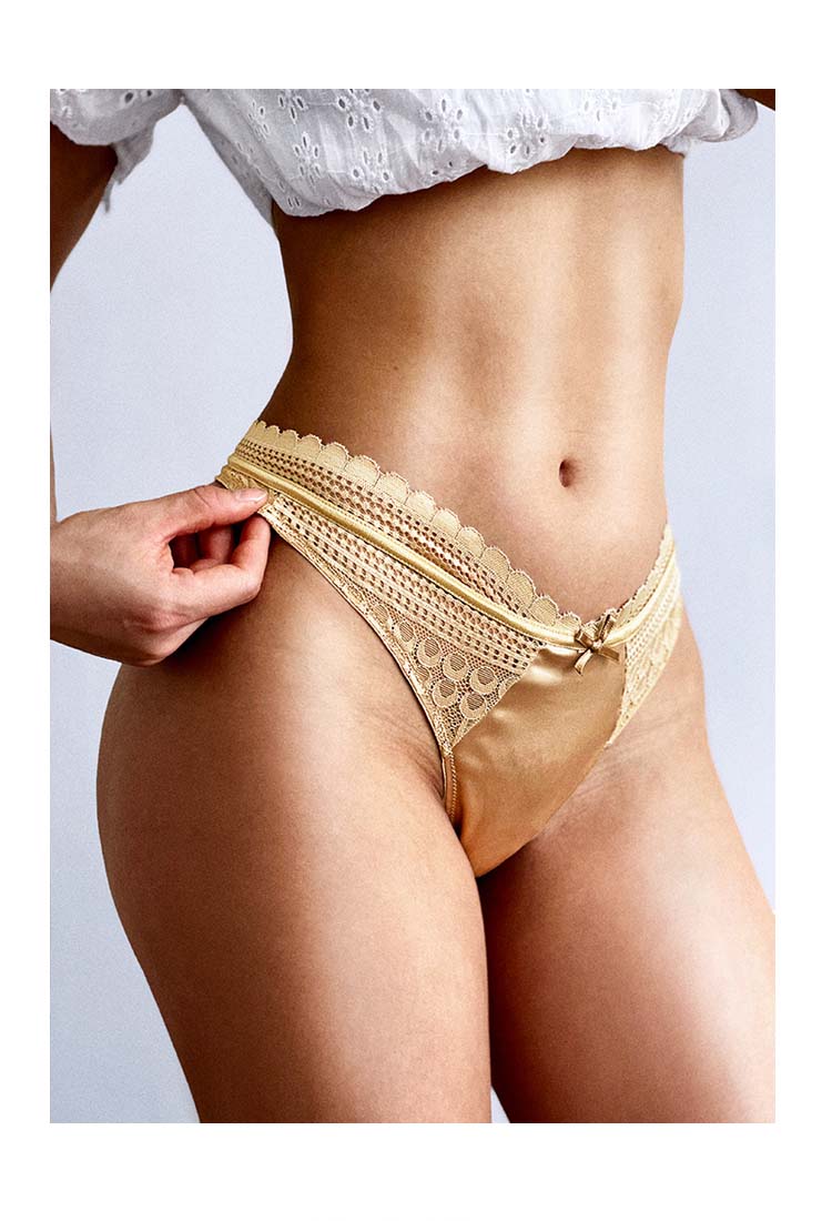 Women Fashion Lace Panties Seamless Thong Transparent Hollow Out Underwear Temptation G-String